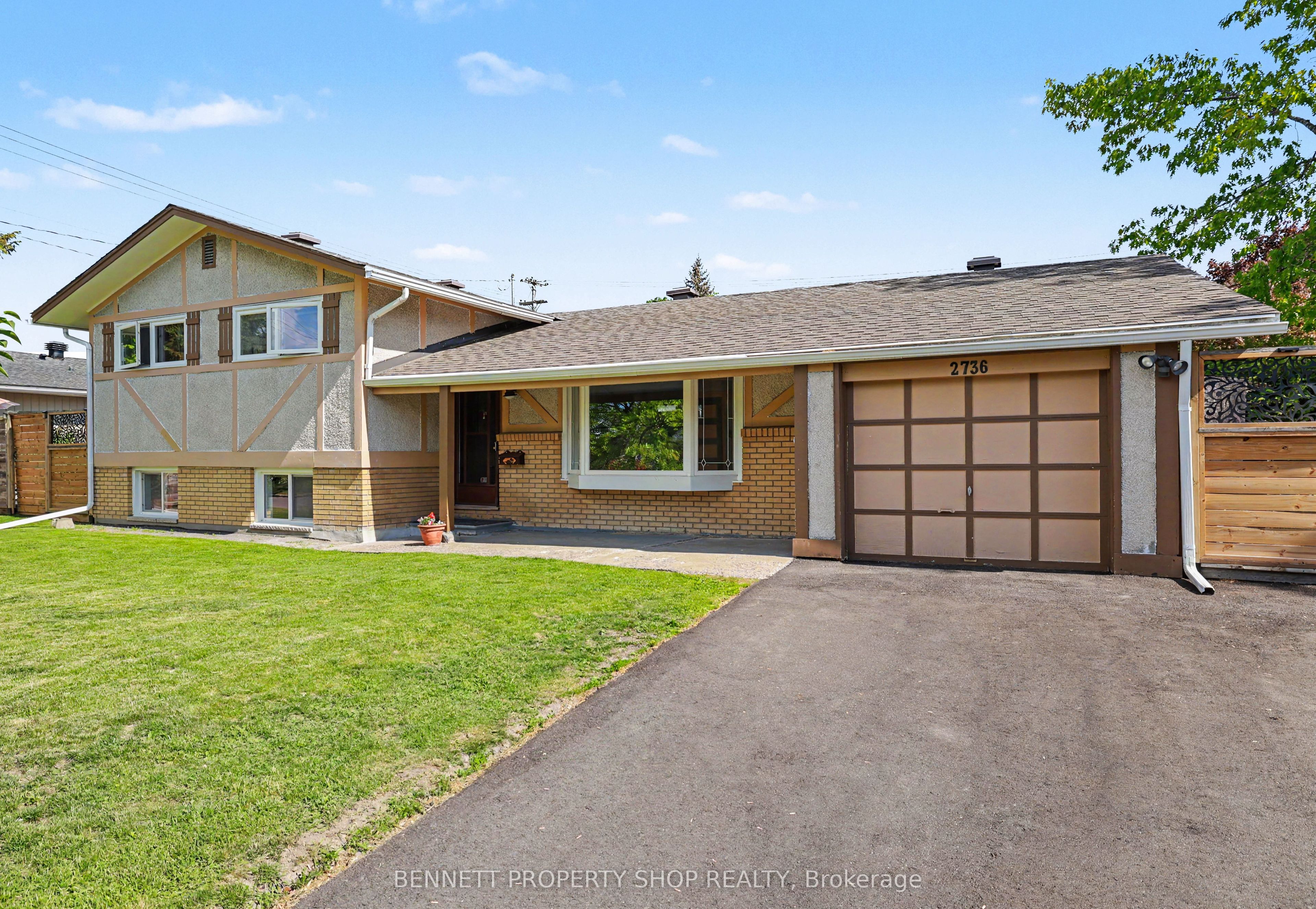 Additional image 2 of 2736 Stone Crescent, Ottawa, ON, K2H 6Z1