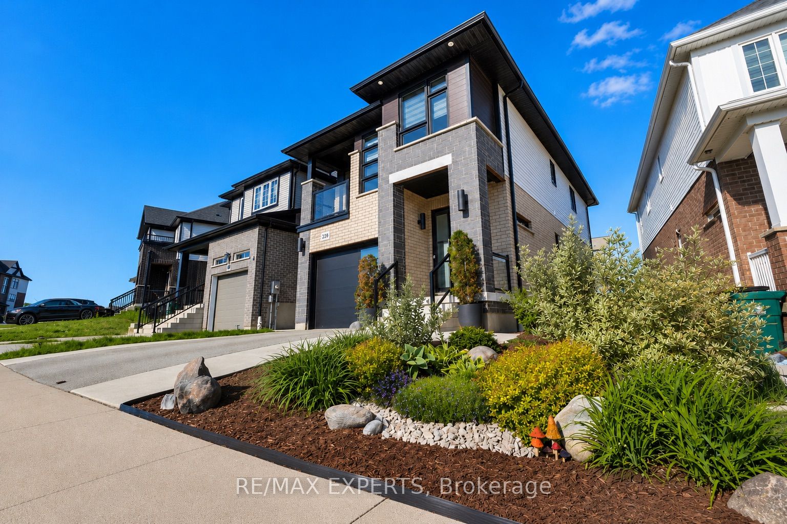 228 Woodbine Avenue, Kitchener, ON, N2R 1Y5