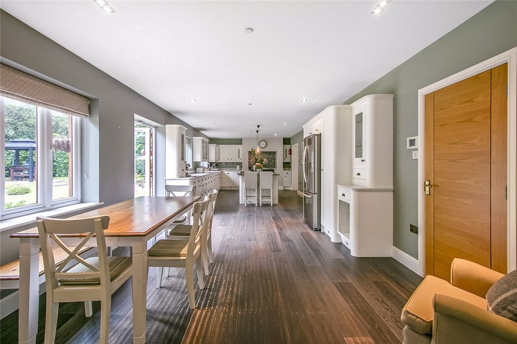 Additional image 6 of 7 bed detached house for saleAvon Avenue, Ringwood, Dorset BH24