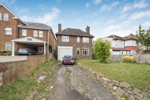 Finchley Lane, London NW4