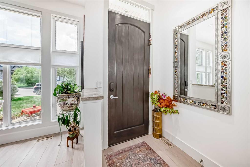 1048 Regal Crescent NE, Calgary, AB, T2E5H1 photo 3