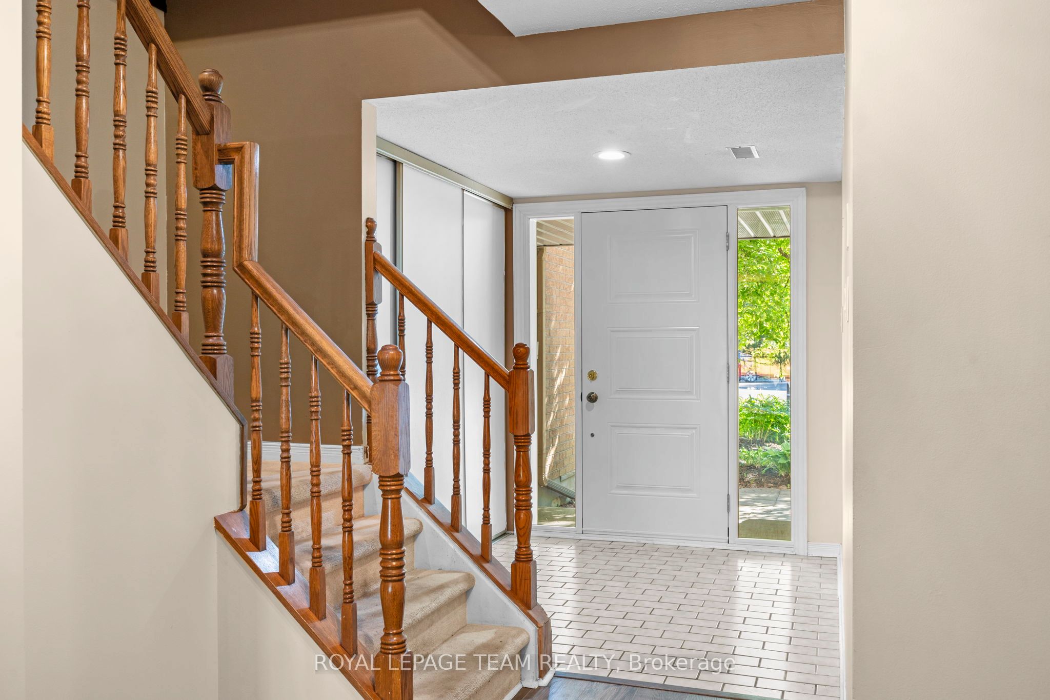 Additional image 2 of 8 Mannington Court, Ottawa, ON, K2J 4A1