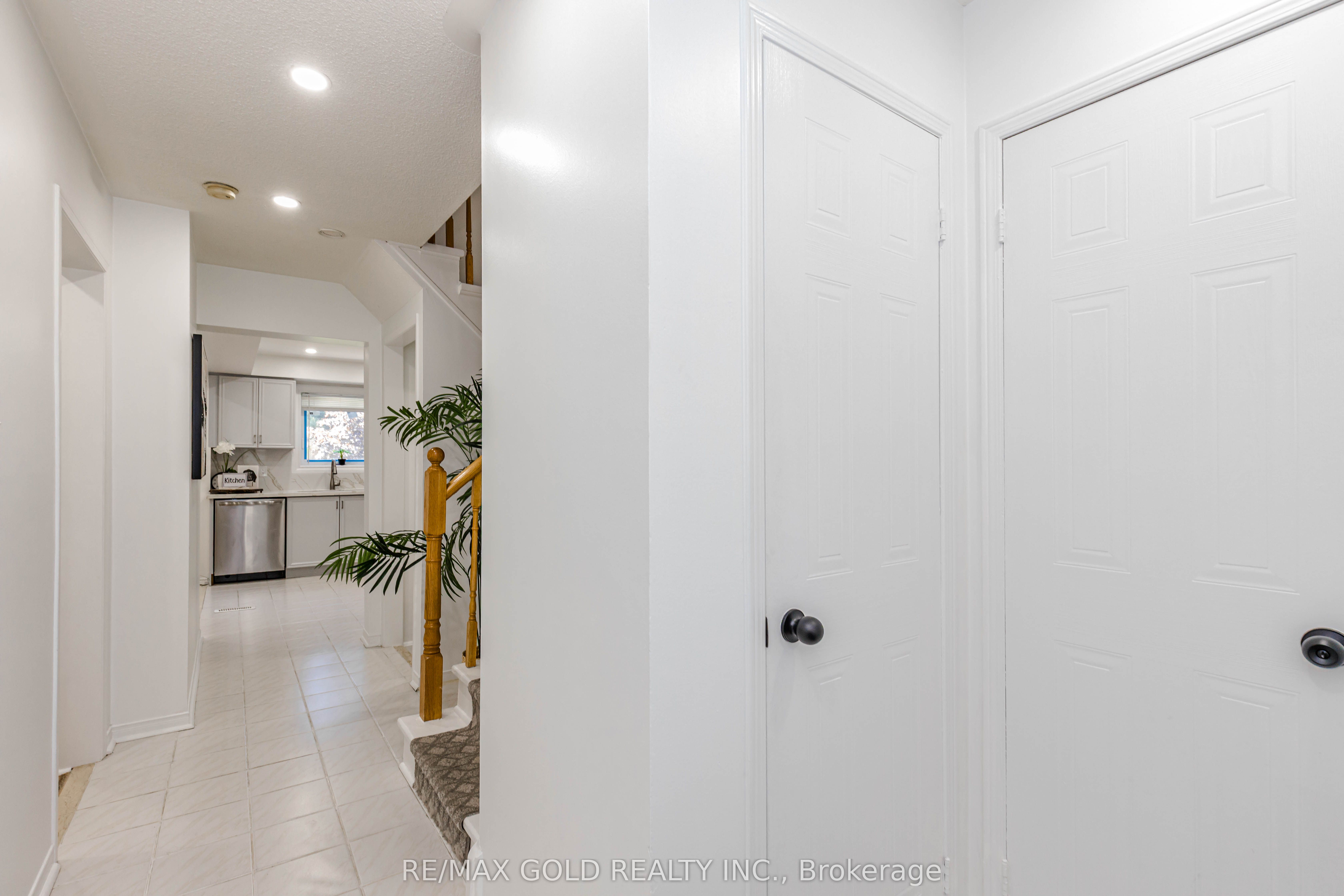 Additional image 5 of 52 Wickstead Court, Brampton, ON, L6R 1N8