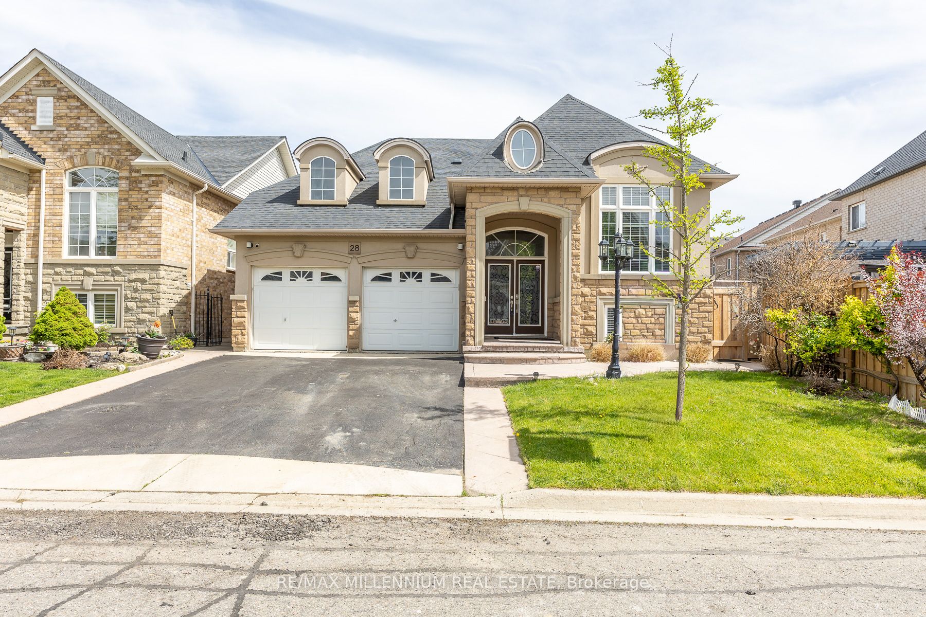 28 Donherb Crescent, Caledon, ON, L7C 1E4