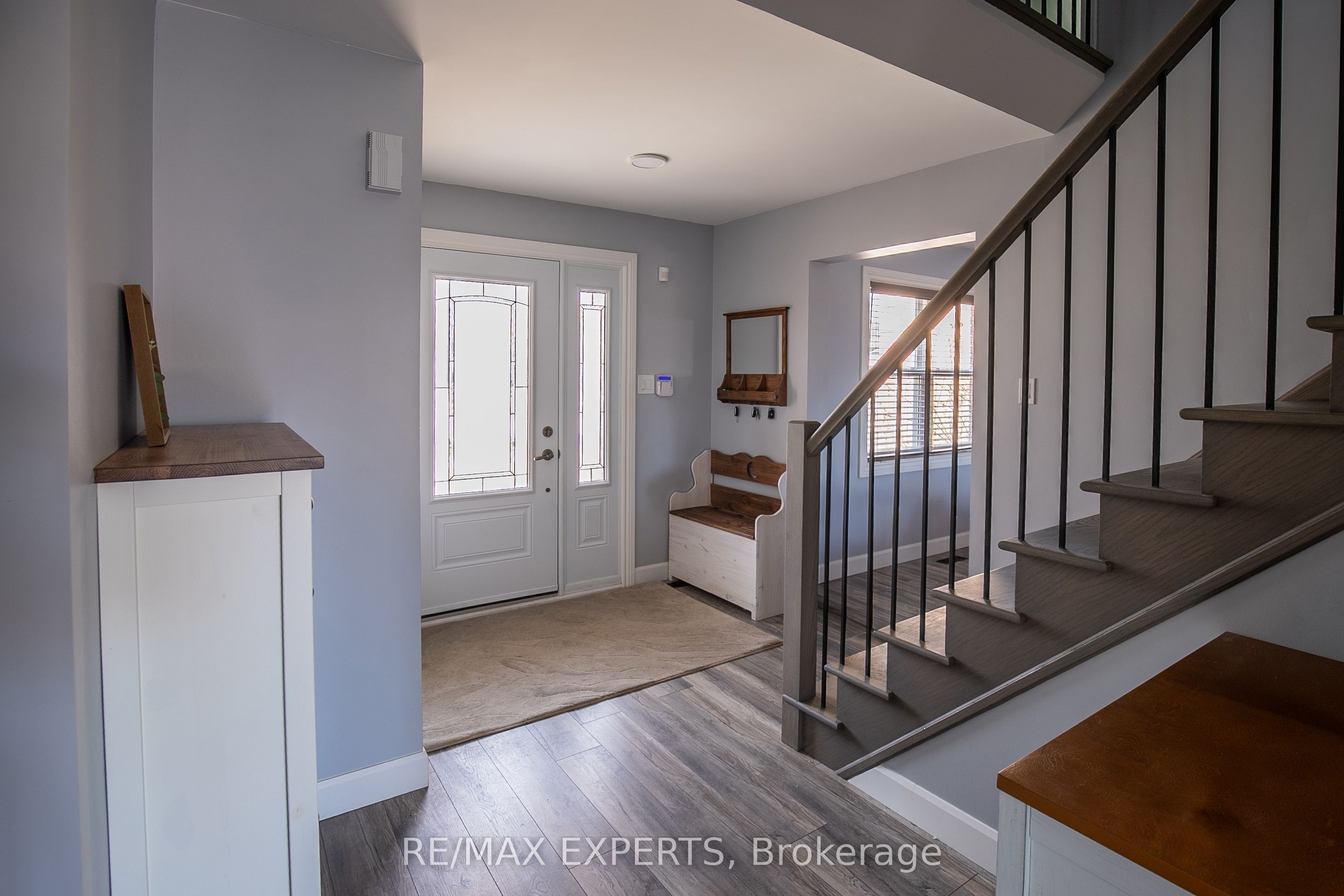 Additional image 3 of 213 Melbourne Drive, Bradford West Gwillimbury, ON, L3Z 2Y8
