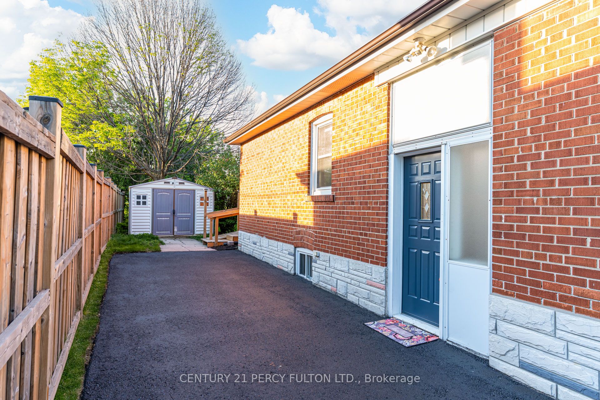 10 Mendip Crescent, Toronto, ON, M1P 1Y4 photo 4