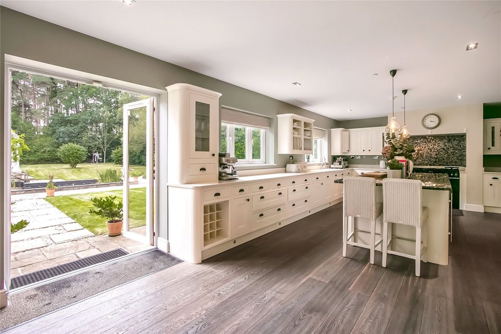 Additional image 5 of 7 bed detached house for saleAvon Avenue, Ringwood, Dorset BH24