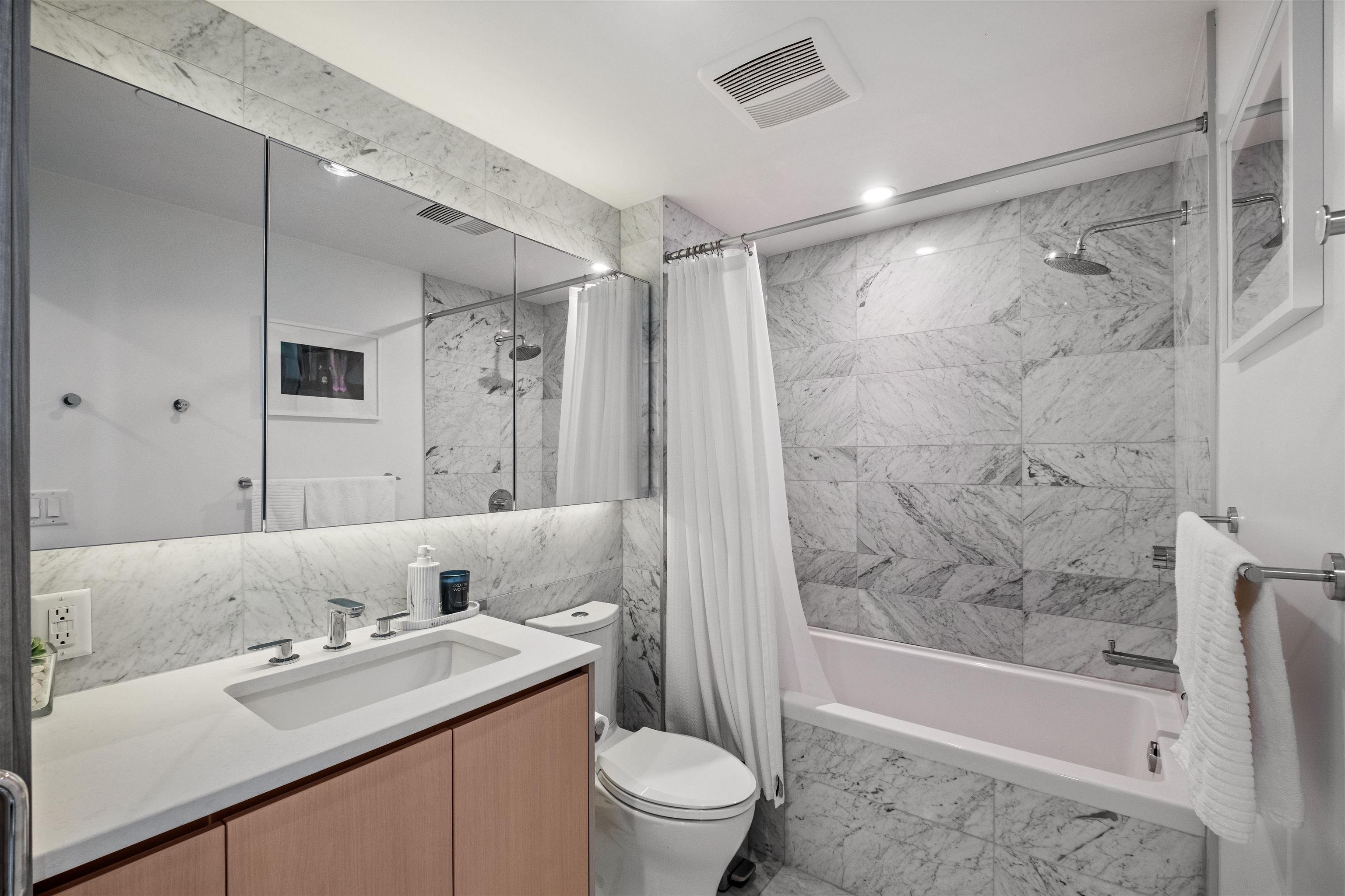 Additional image 6 of 2916-89 Nelson Street, Vancouver, BC, V6Z 0E7