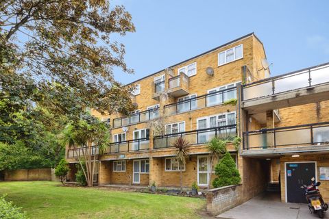 Bredhurst Close, London SE20