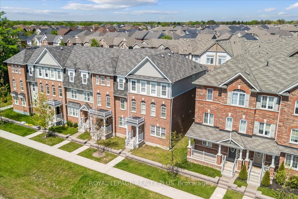 74-22 Spring Creek Drive, Hamilton, ON, L8B 1V7 photo 2