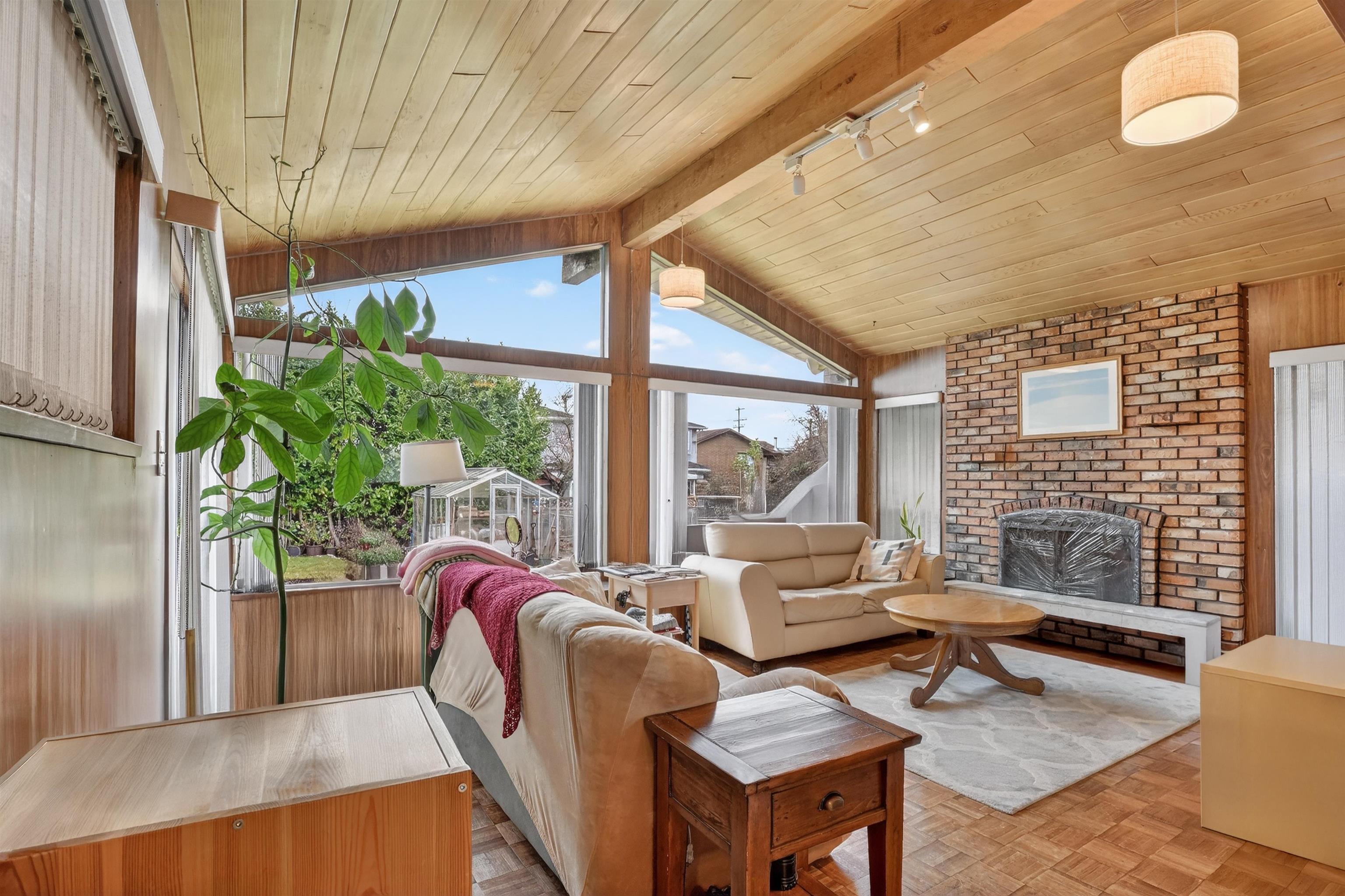 7290 11th Avenue, Burnaby, BC, V3N 2M8 photo 5