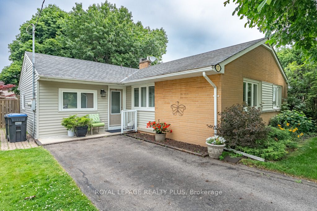 27 Sora Drive, Mississauga, ON, L5M 1B3