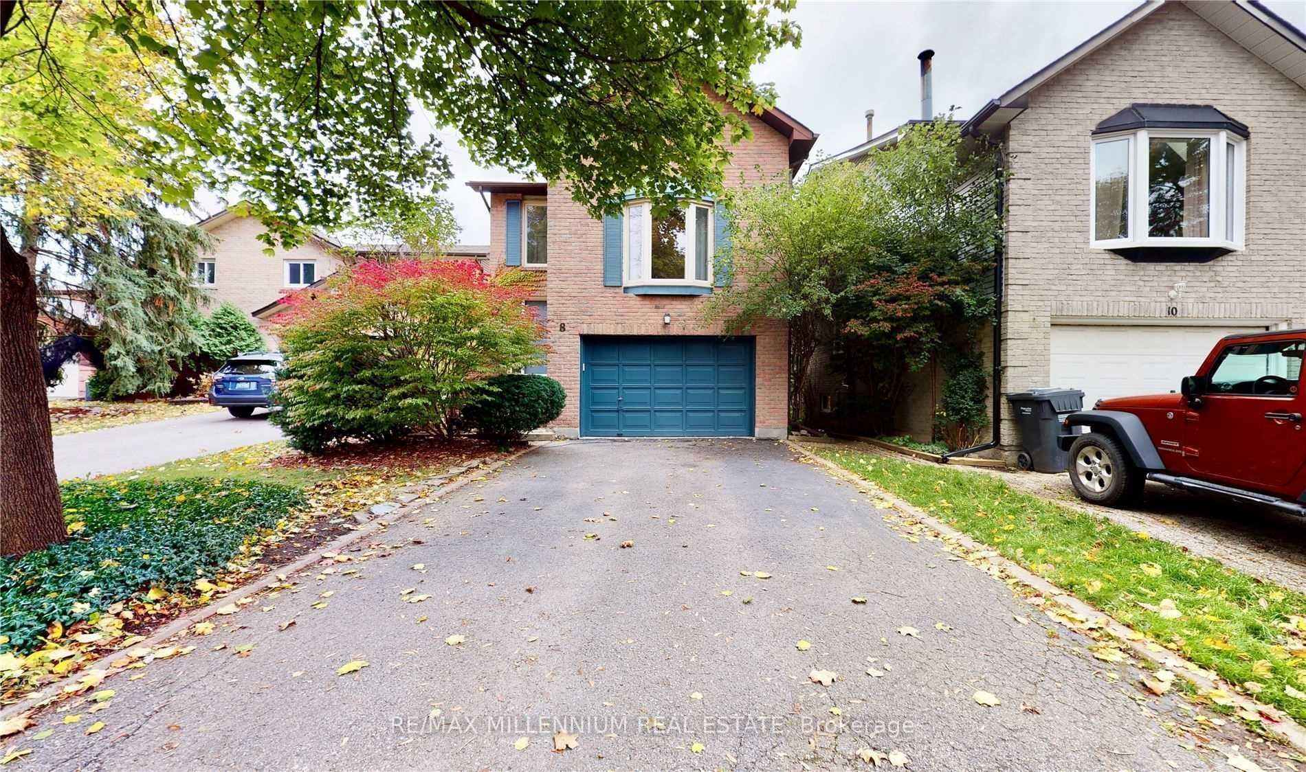8 Dalzell Avenue, Brampton, ON, L6Z 2C5