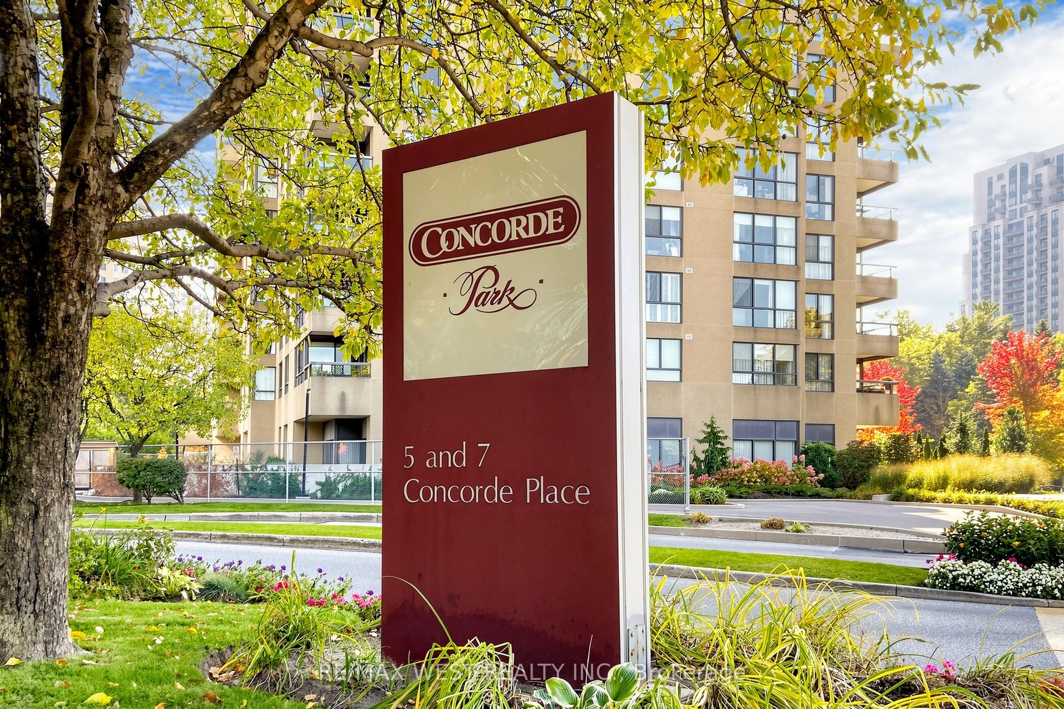 1302-5 Concorde Place, Toronto, ON, M3C 3M8 photo 3