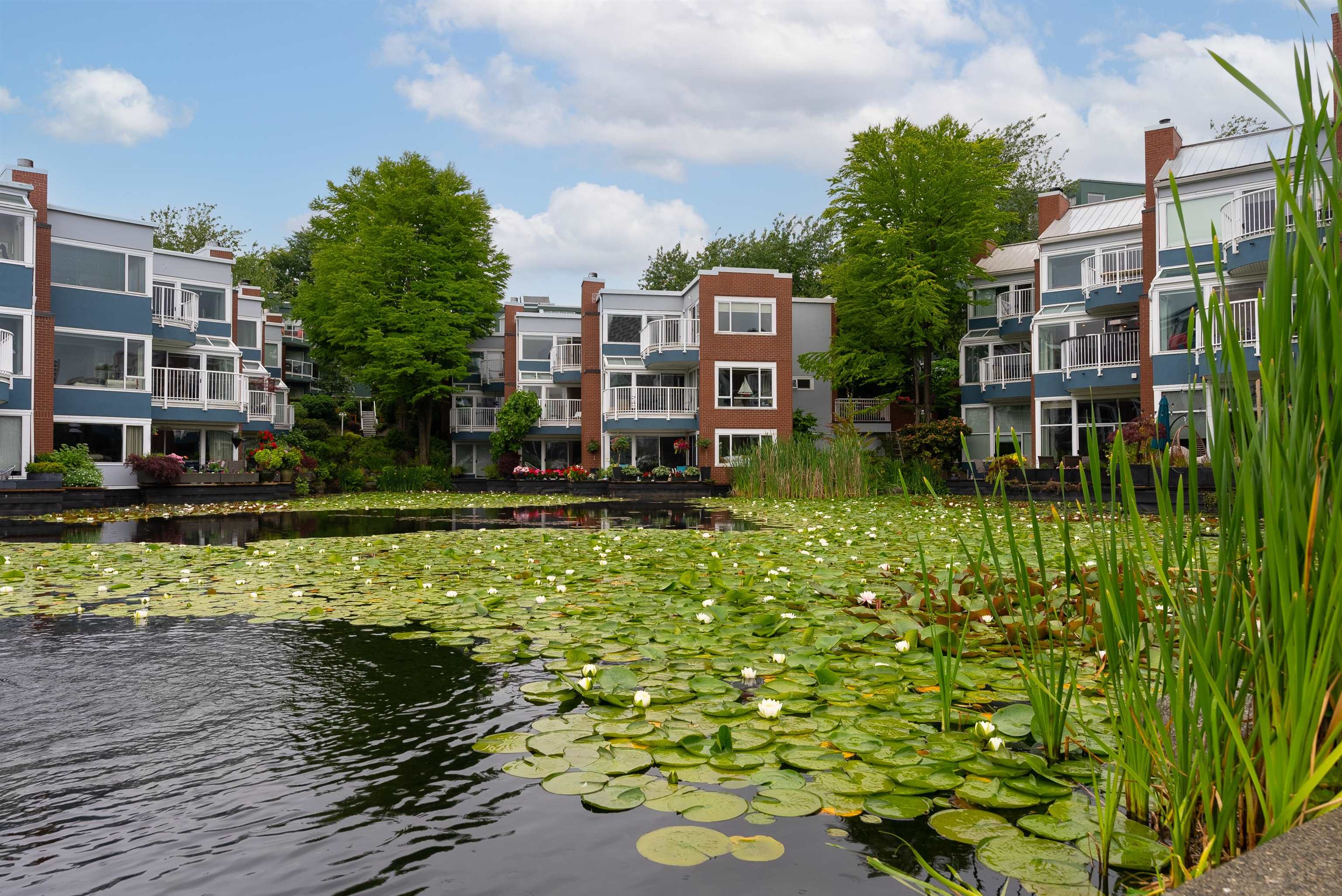 1596 Island Park Walk, Vancouver, BC, V6J 0G9
