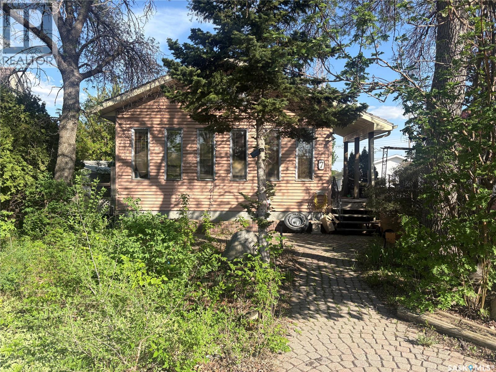 7 Charles Crescent, Regina, SK, S4T5X3