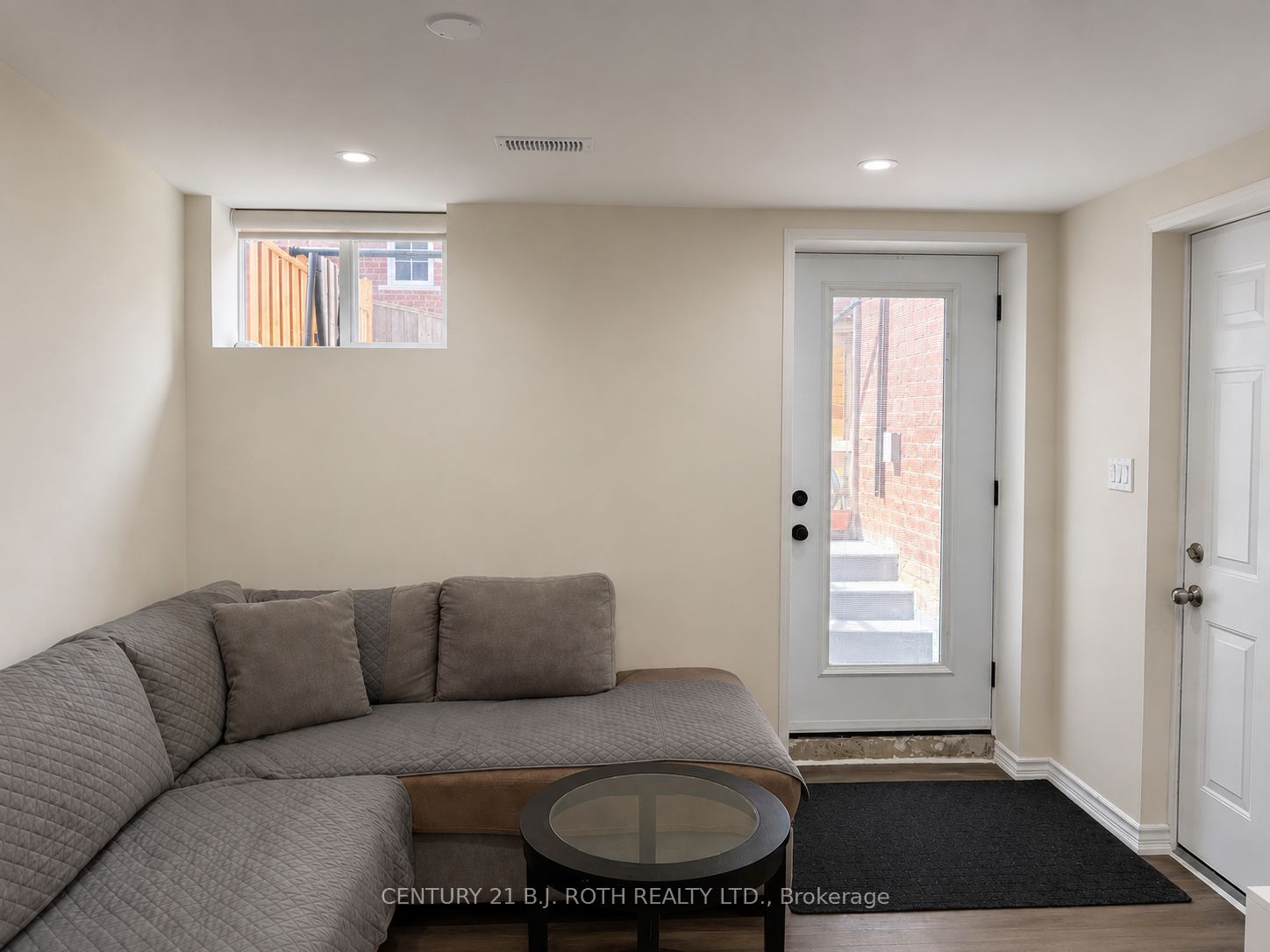 BSMT-4 Pinecliff Crescent, Barrie, ON, L4N 5V3 photo 3