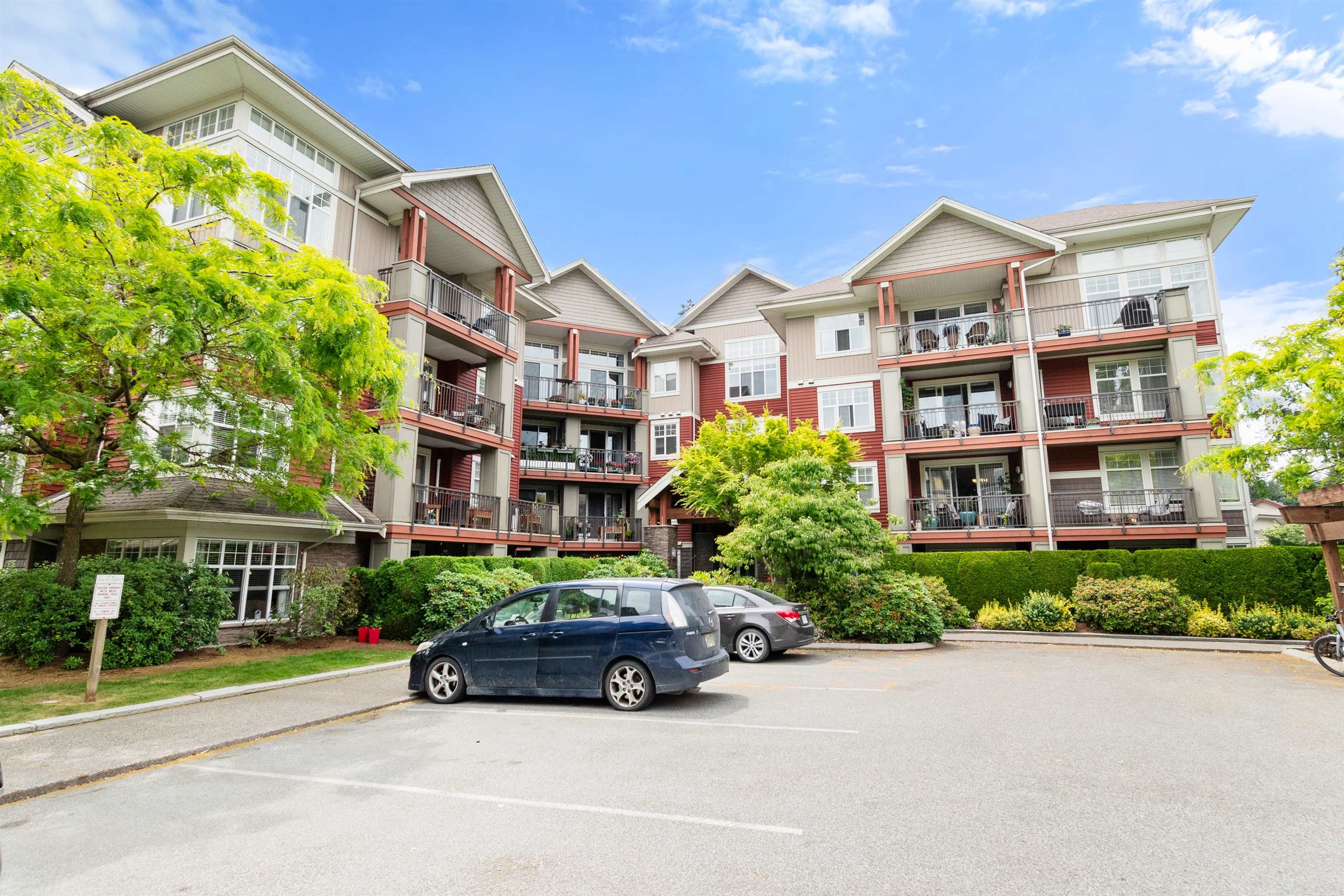 302A-45595 Tamihi Way, Chilliwack, BC, V2R 0G3 photo 2