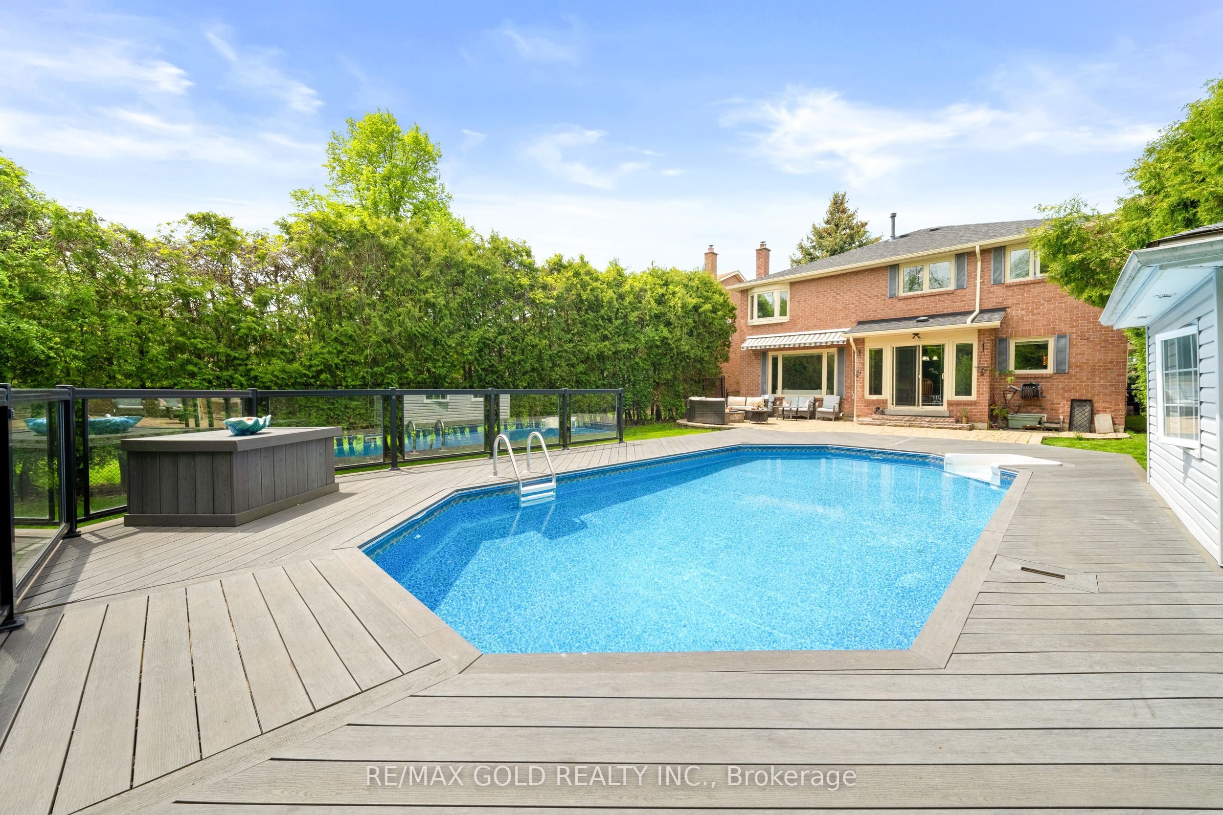 122 Barr Crescent, Brampton, ON, L6Z 3C8