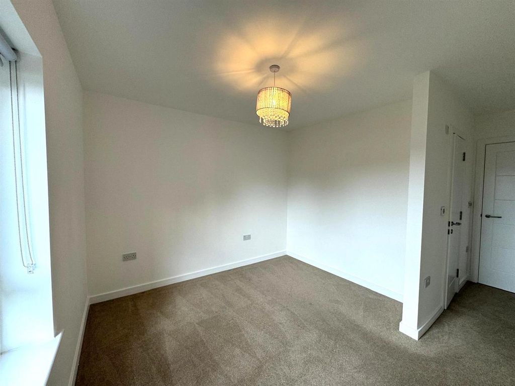 Additional image 10 of 2 bed flat for saleEastwood Road, Rayleigh SS6