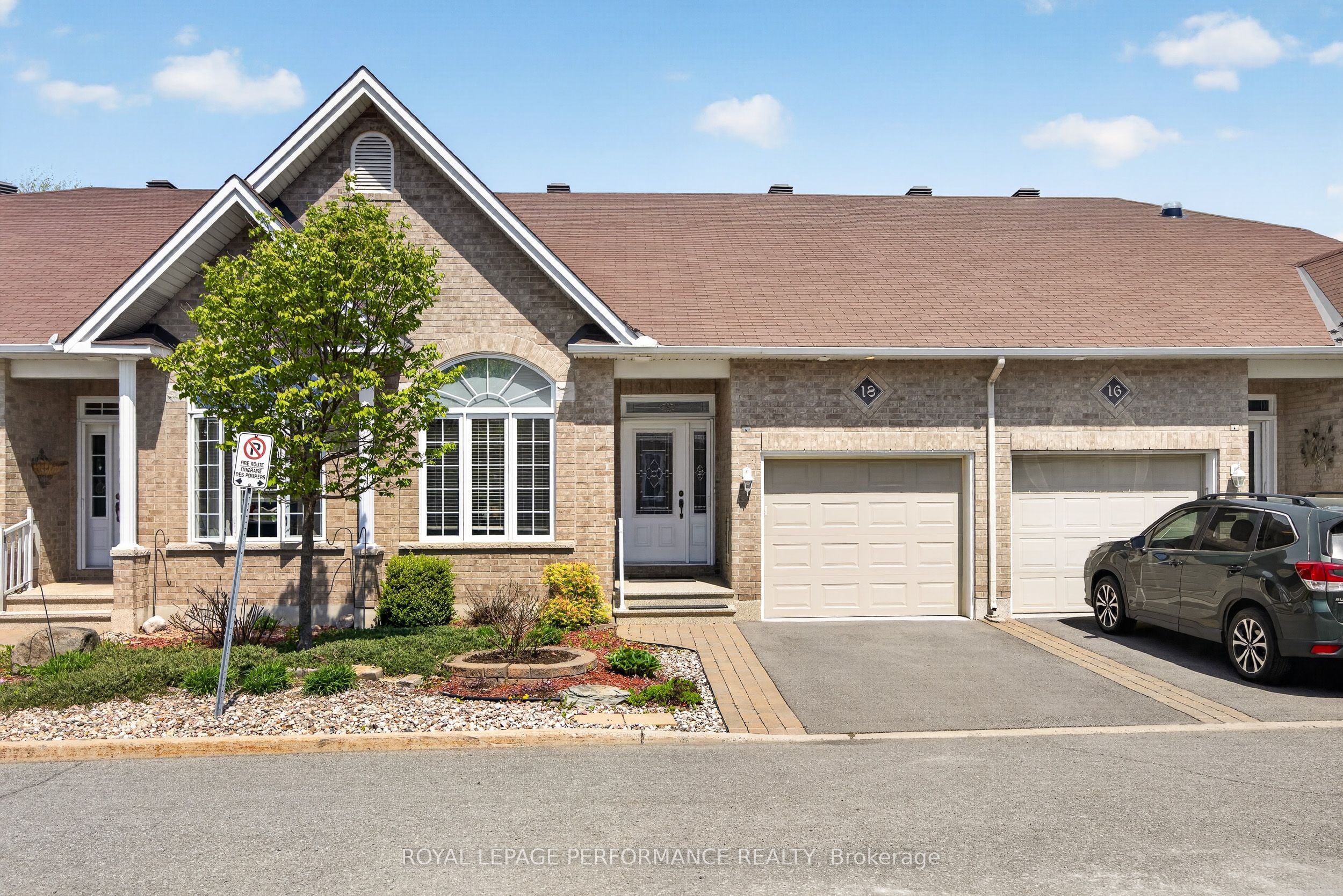 18 Chapelier Private, Ottawa, ON, K1E 3Y1 photo 2