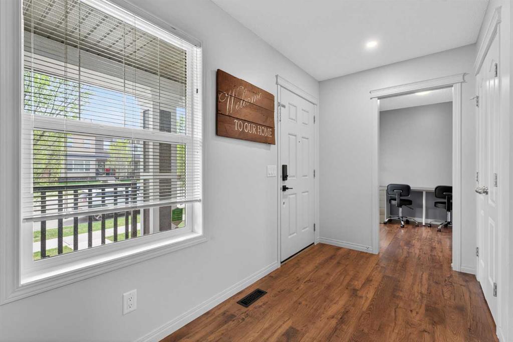 183 Copperpond Street SE, Calgary, AB, T2Z 5B5 photo 3