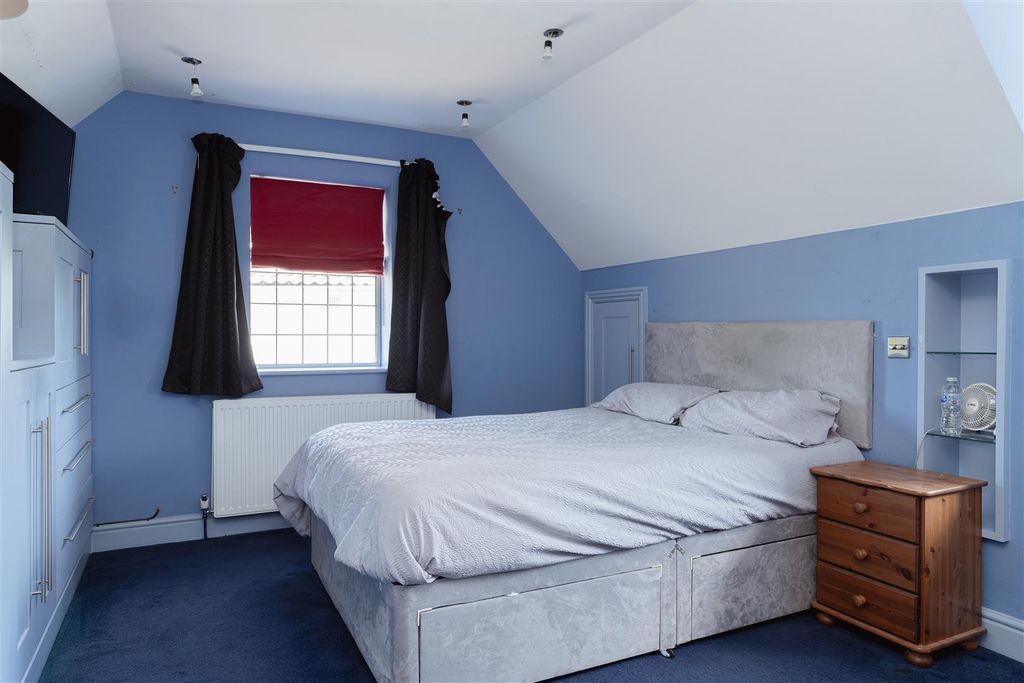 Additional image 21 of 5 bed detached bungalow for saleLodge Lane, Redhill RH1