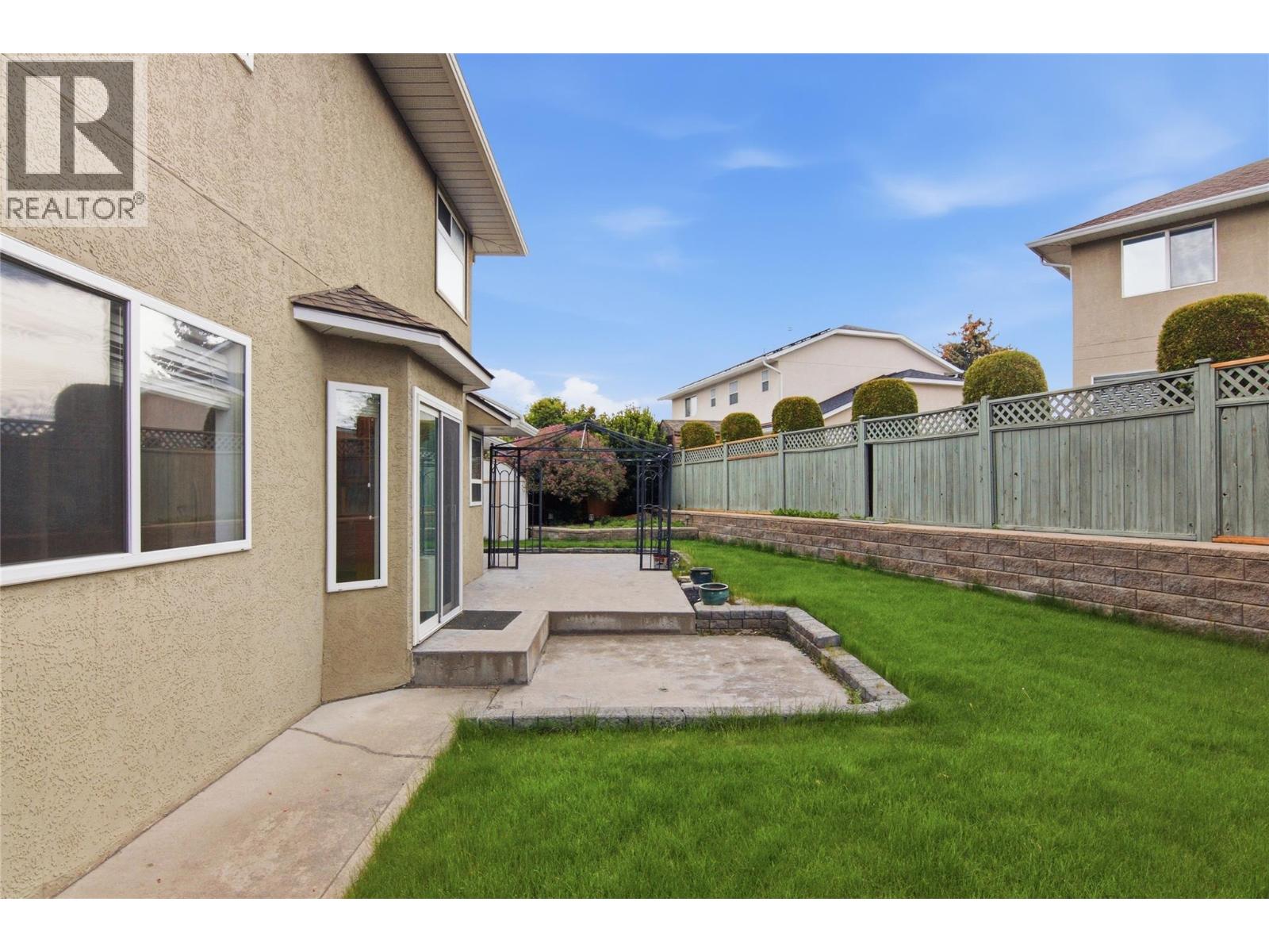 1860 Tremerton Drive, Kamloops, BC, V2E2P5 photo 3