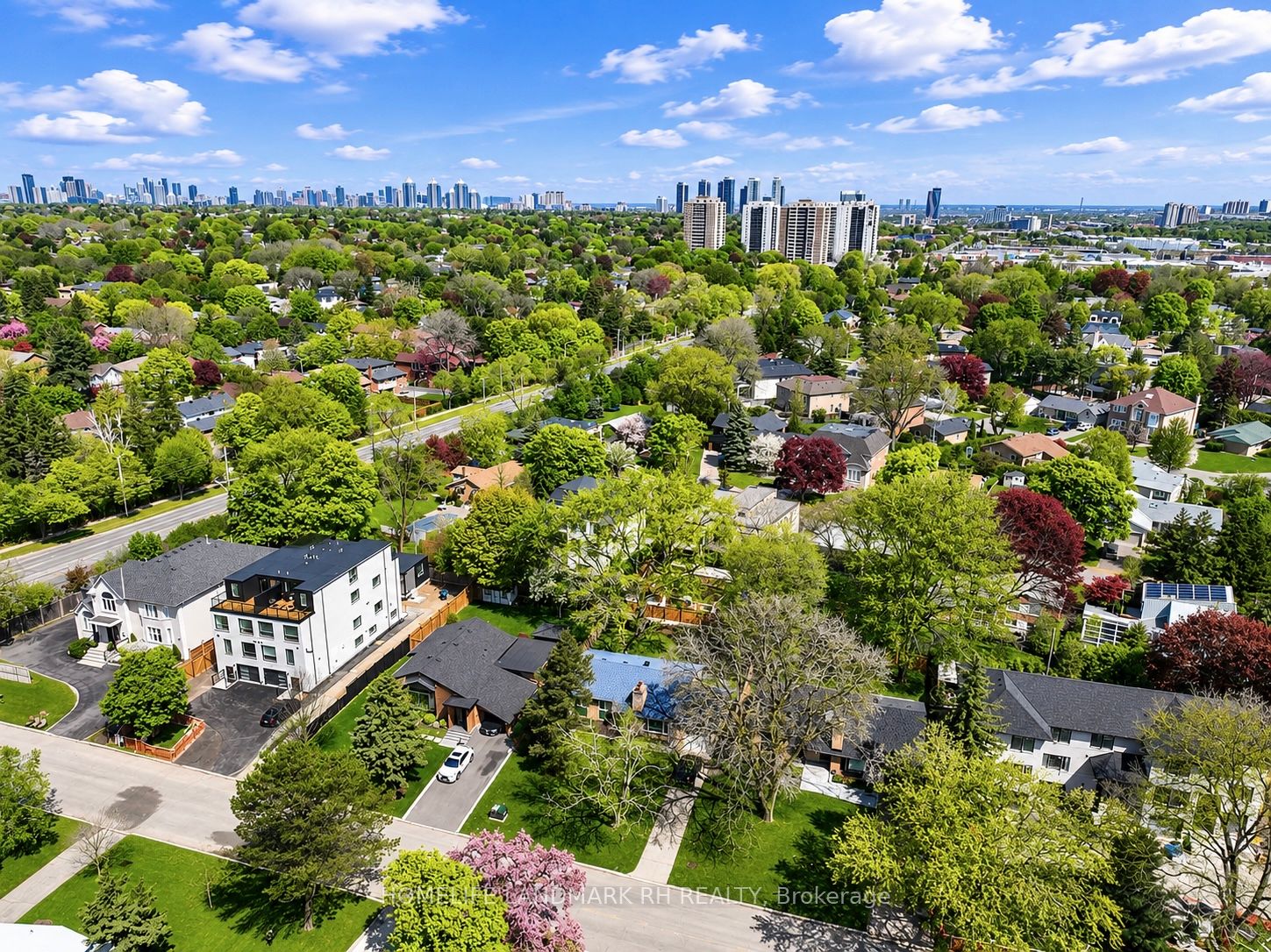 Additional image 2 of 8 Southwell Drive, Toronto, ON, M3B 2N7