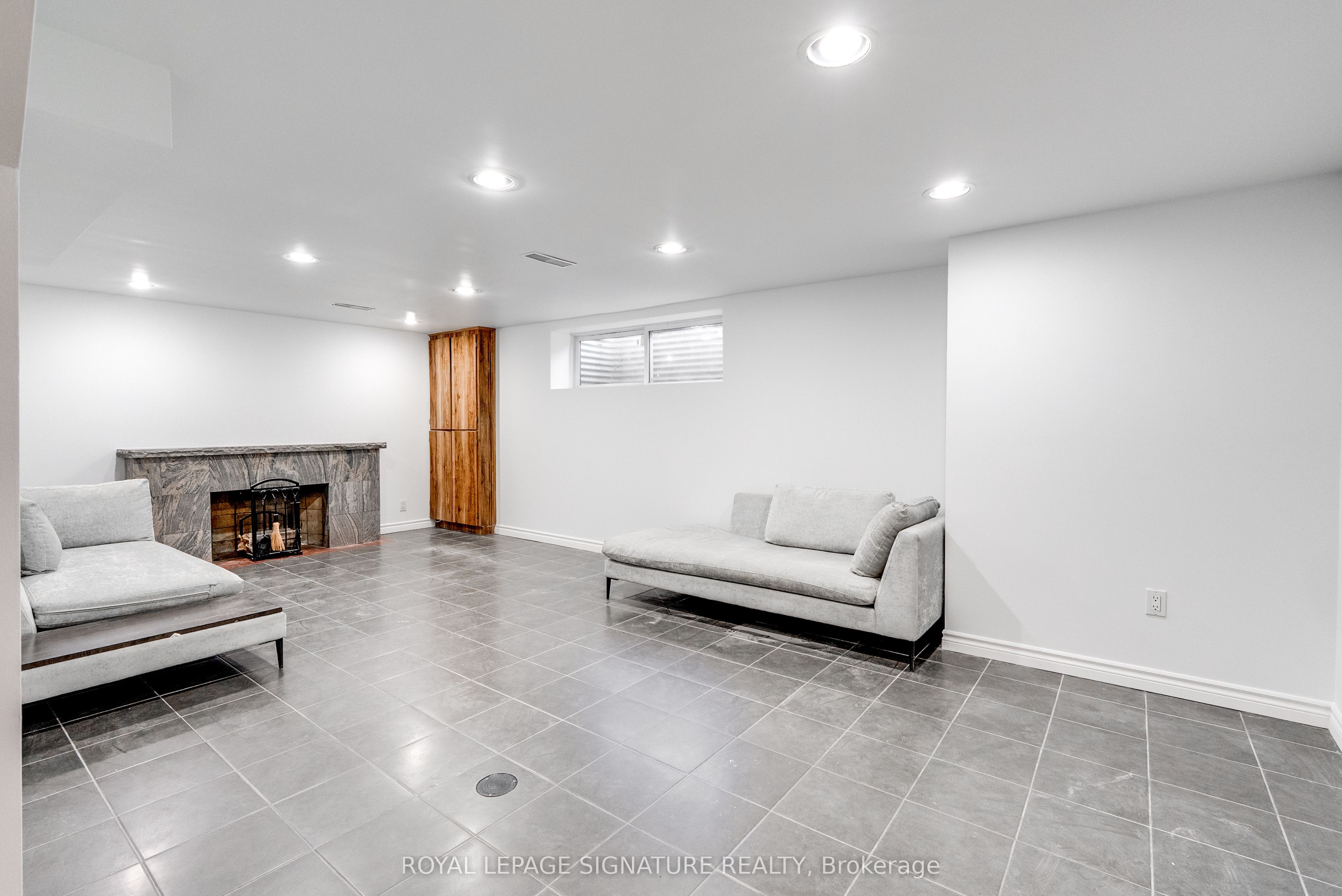 Lower-173 Rathburn Road, Toronto, ON, M9B 2L2 photo 2