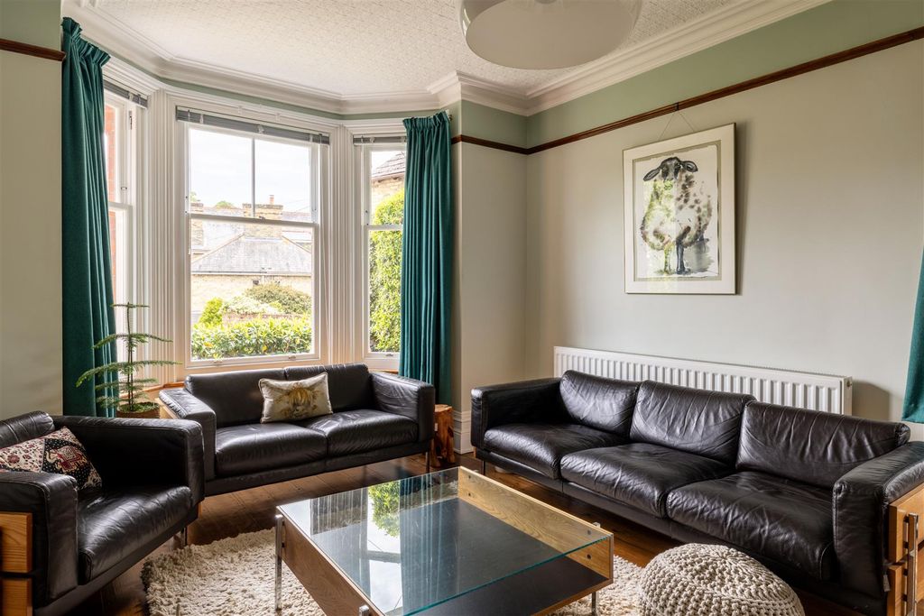 Additional image 2 of 4 bed detached house for saleDevon Crescent, Redhill RH1