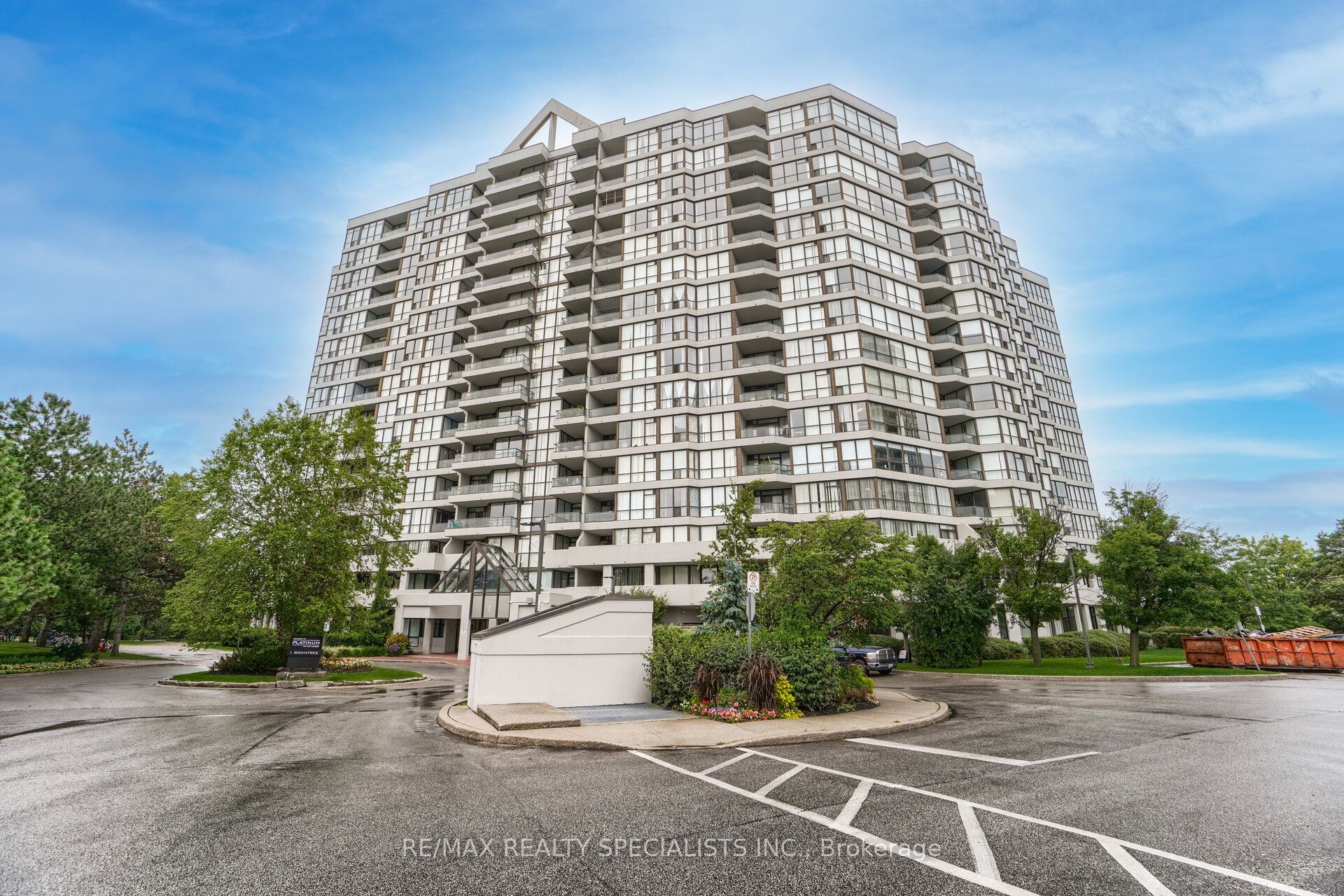 708-1 Rowntree Drive, Toronto, ON, M9V 5G7