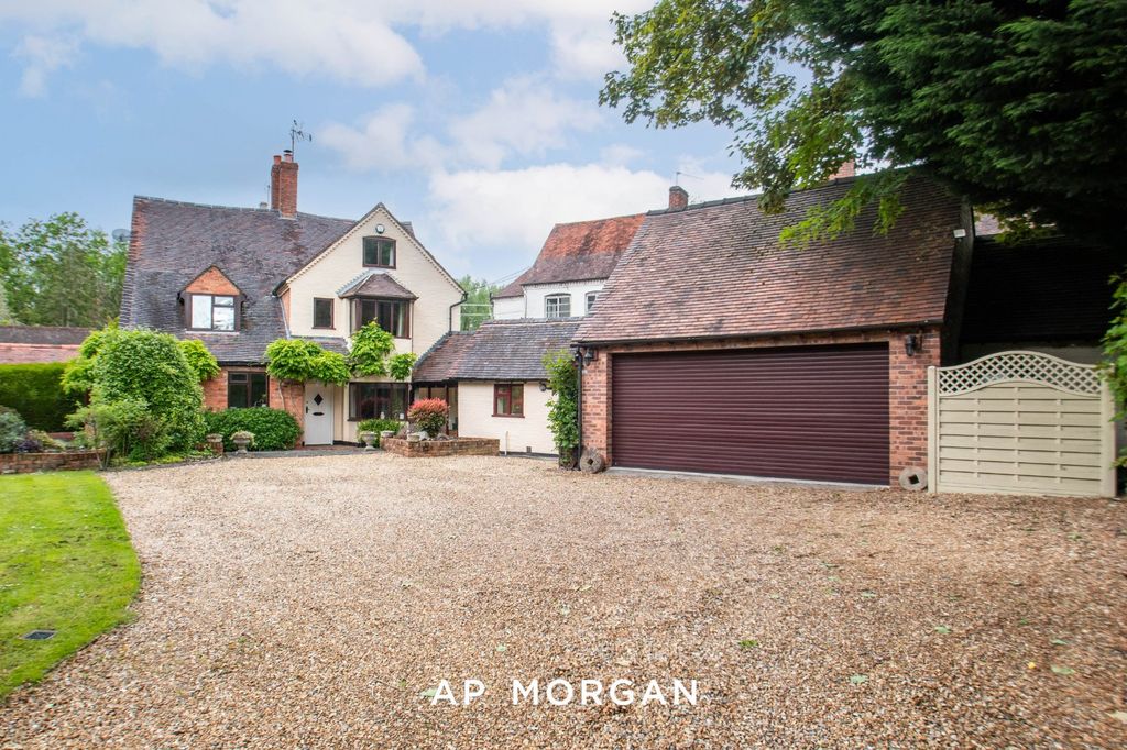 4 bed end terrace house for saleProctors Barn Lane, Redditch, Worcestershire B98