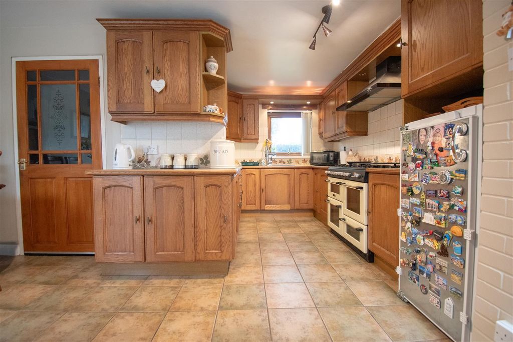 4 bed property for salePadley Hall Mews, Hammersmith DE5 photo 5