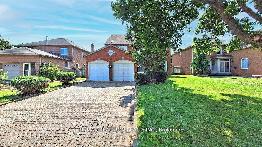 72 Spanhouse Crescent, Markham, ON, L3R 4E3