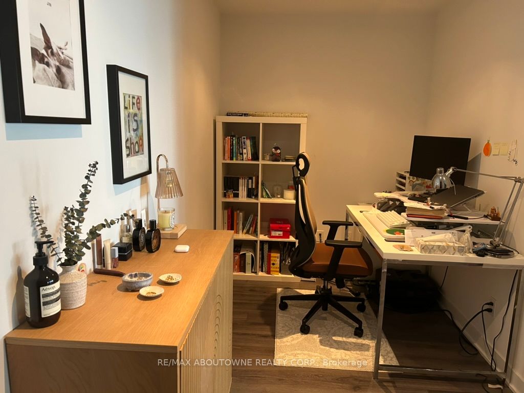 2201 - 70 Queens Wharf Road, Toronto photo 2