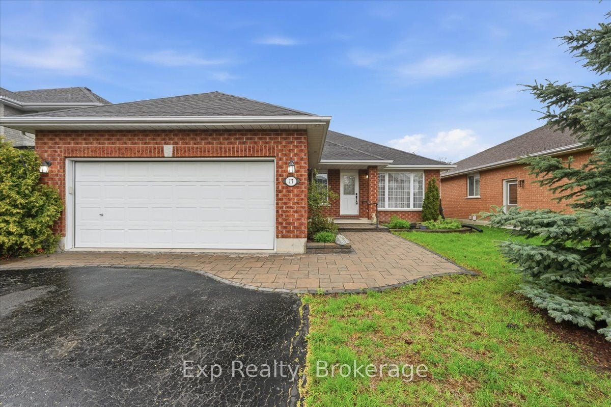 17 Spruce Gardens, Belleville, ON, K8N 5W3 photo 2