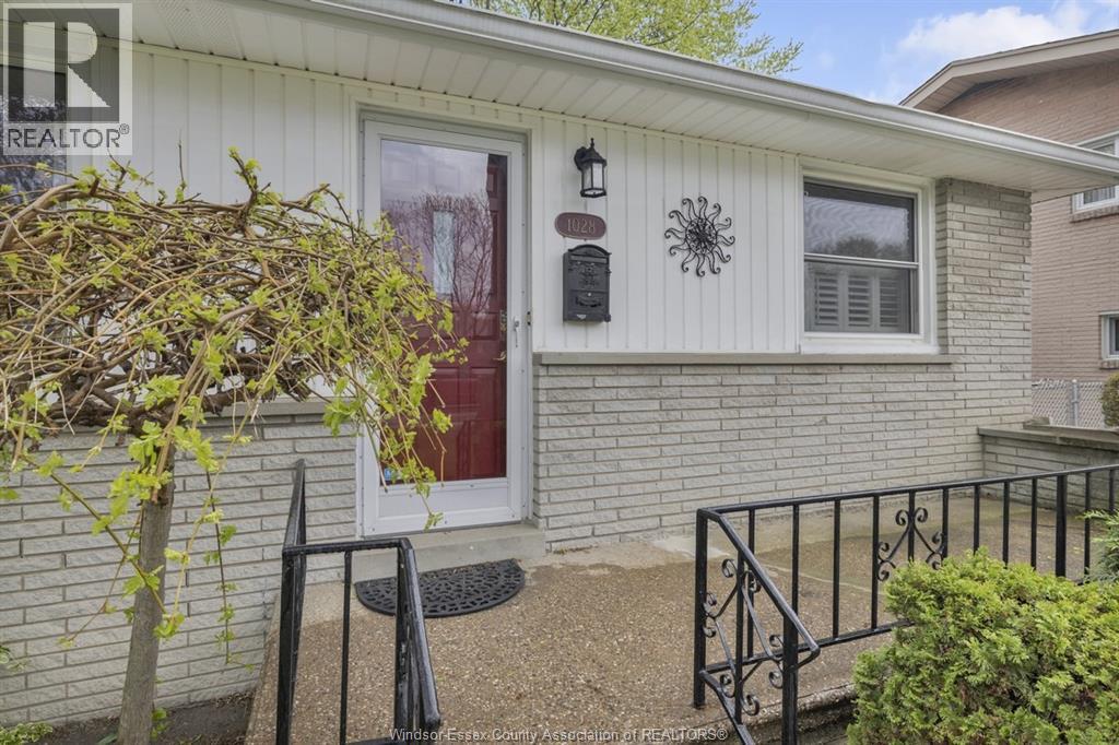 1028 Virginia , Windsor, ON, N8S2Y7 photo 2