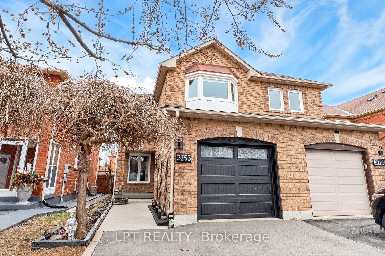 3753 Densbury Drive, Mississauga, ON, L5N 6Z2