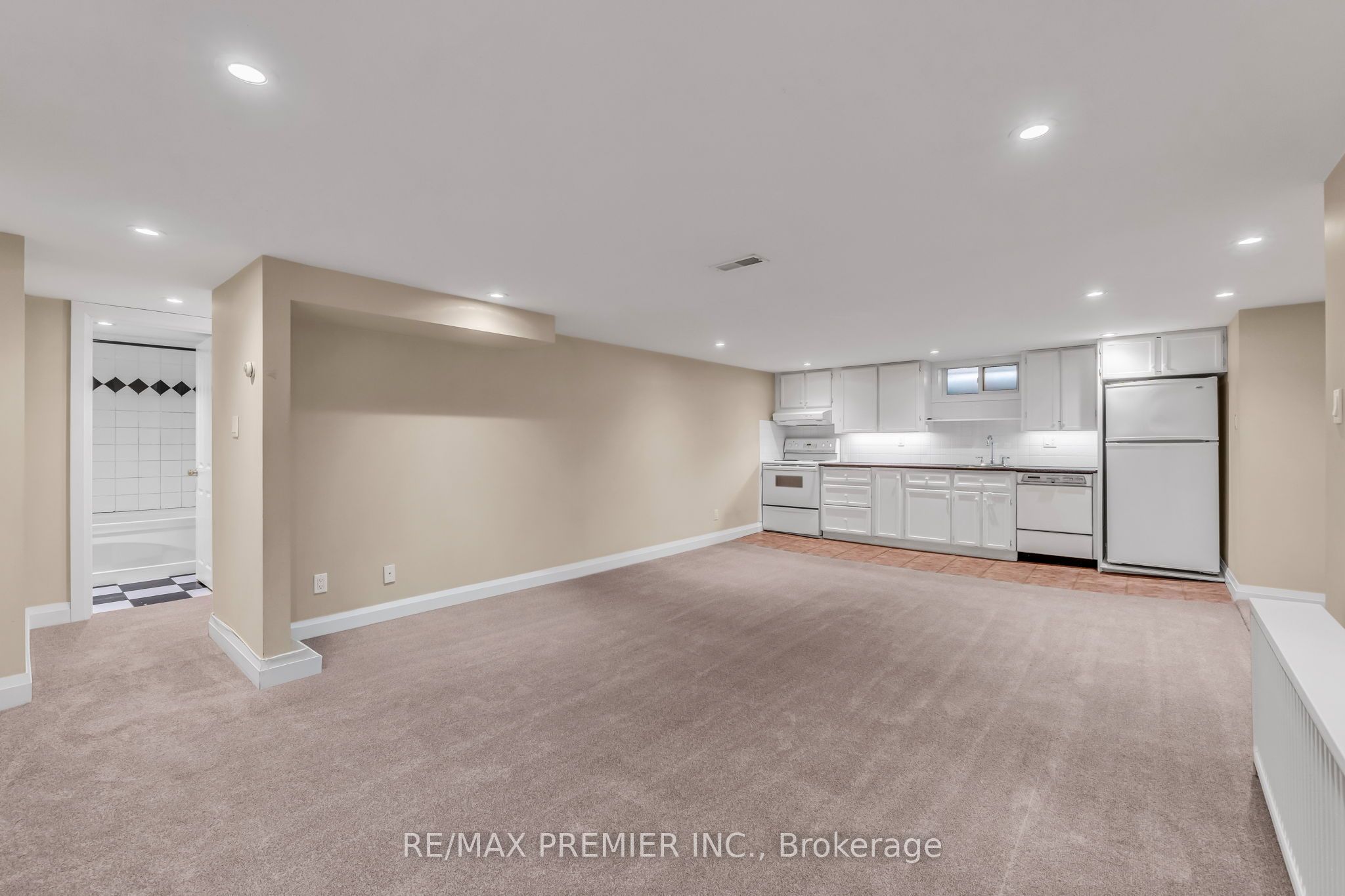 Lower Level-5 Killarney Road, Toronto, ON, M5P 1L7 photo 3