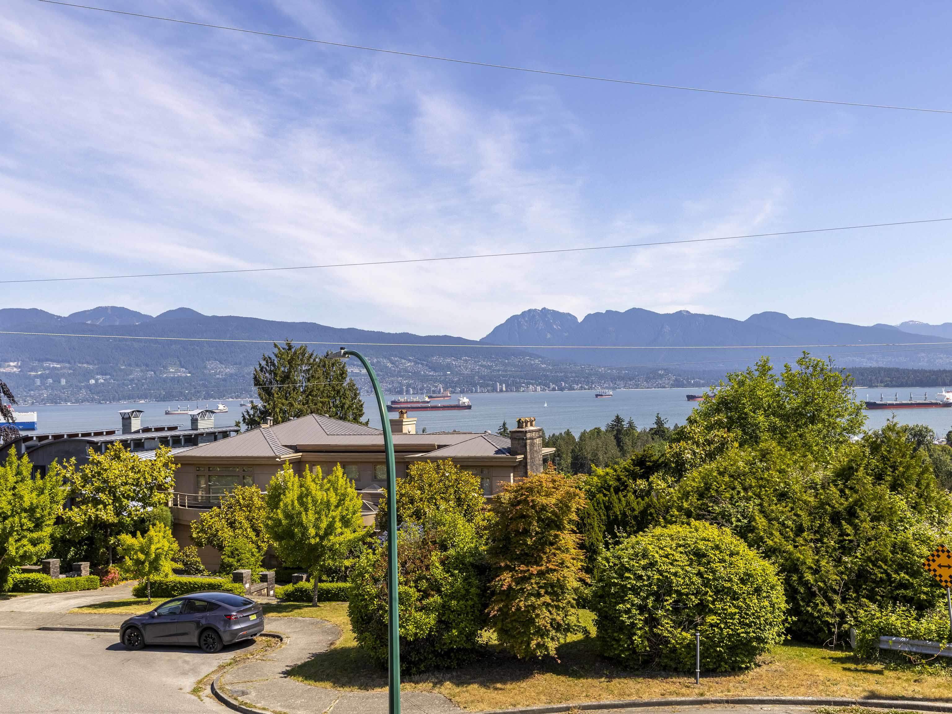 4514 Bellevue Drive, Vancouver, BC, V6R 1E3 photo 2