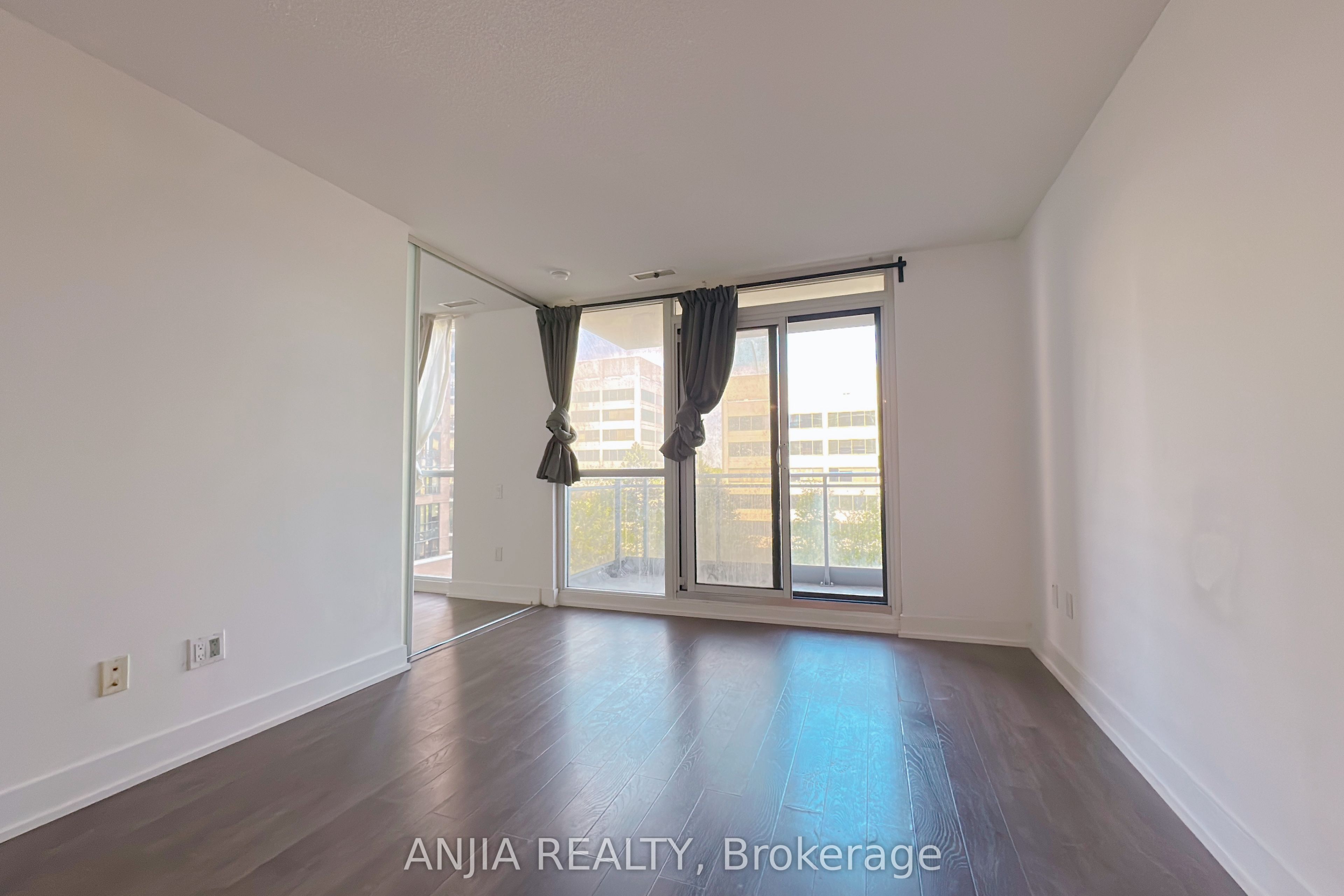 605-23 Sheppard Avenue E, Toronto, ON, M2N 0C8 photo 3
