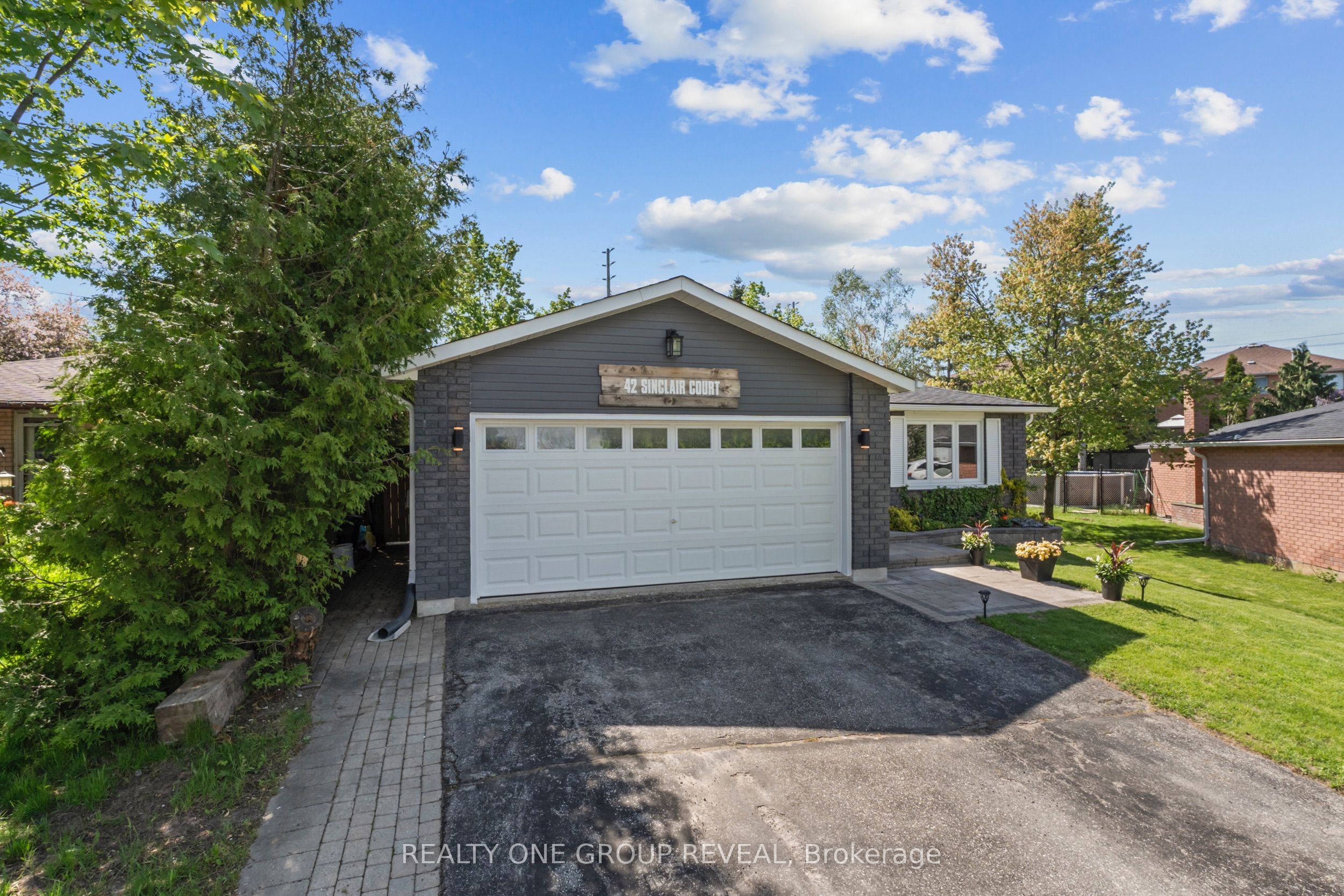 42 Sinclair Court, Barrie, ON, L4N 5X8 photo 2