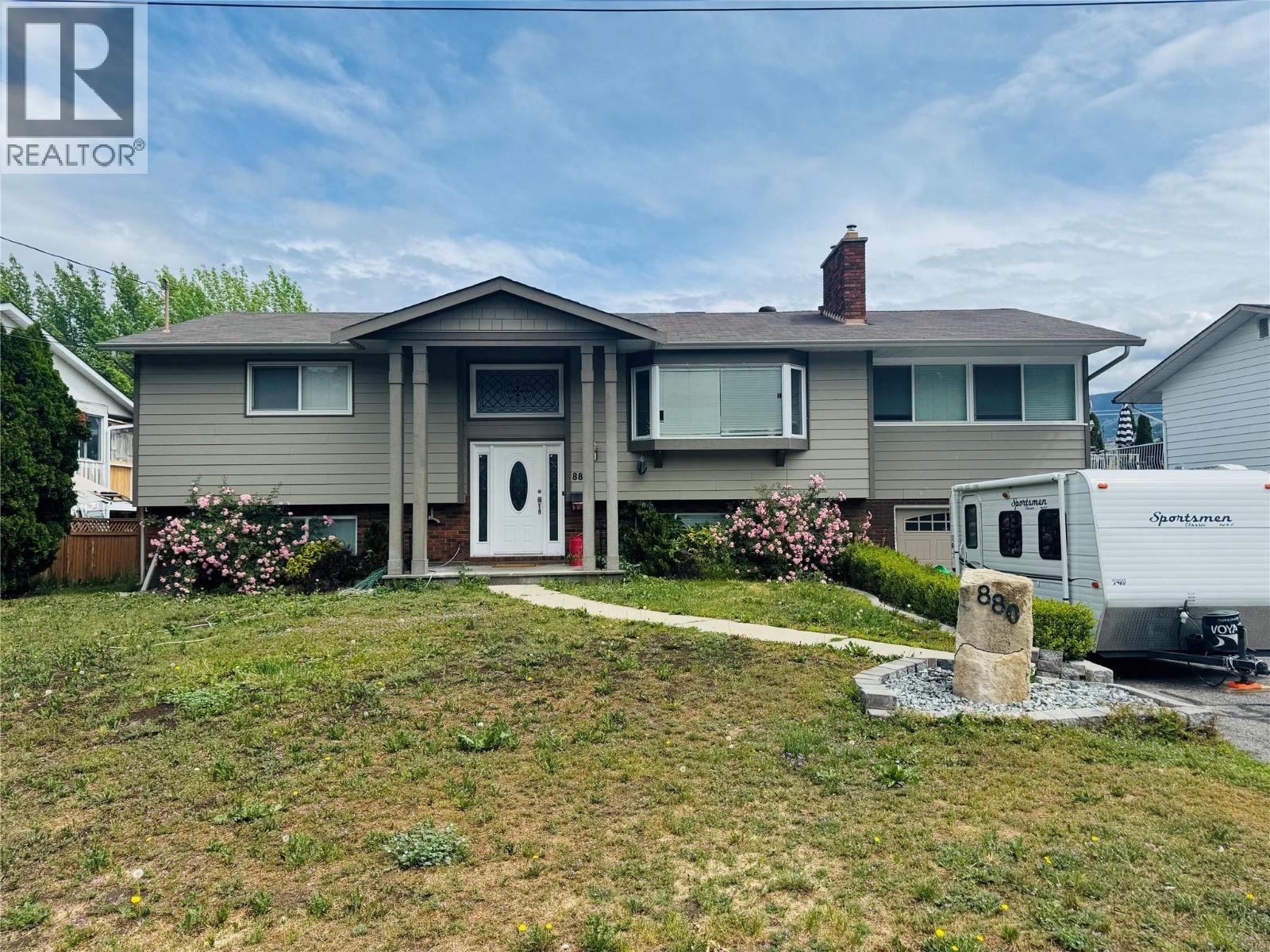 Additional image 3 of 880 Tamarack Drive, Kelowna, BC, V1X5M1