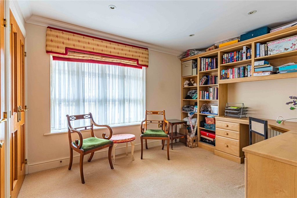 Additional image 11 of 2 bed flat for saleWatling Street, Radlett, Hertfordshire WD7