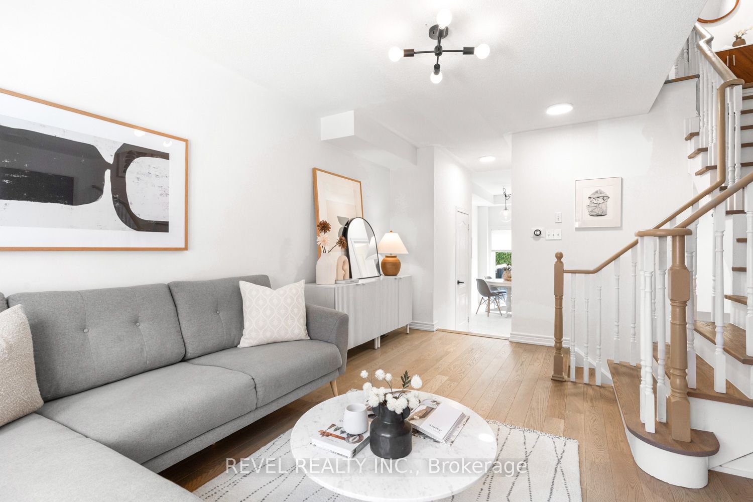 8 Grogan Mews, Toronto, ON, M6H 4J9 photo 3