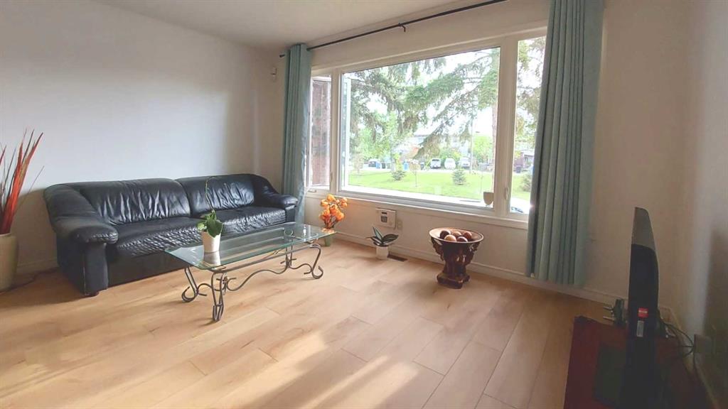 121 Huntford Close NE, Calgary, AB, T2K 3Y7 photo 2