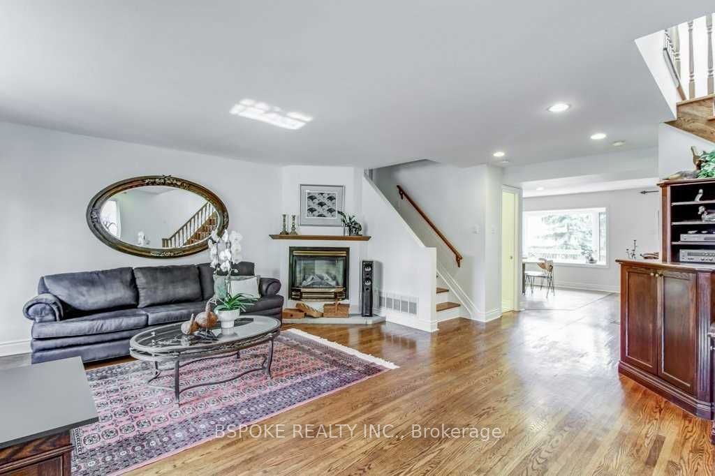 35 Bannon Avenue, Toronto, ON, M8X 1T9 photo 3