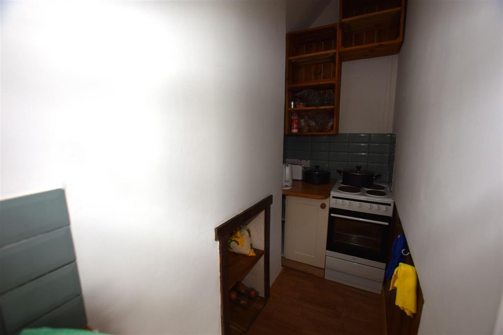 Additional image 11 of 4 bed flat for saleFore Street, Redruth TR15