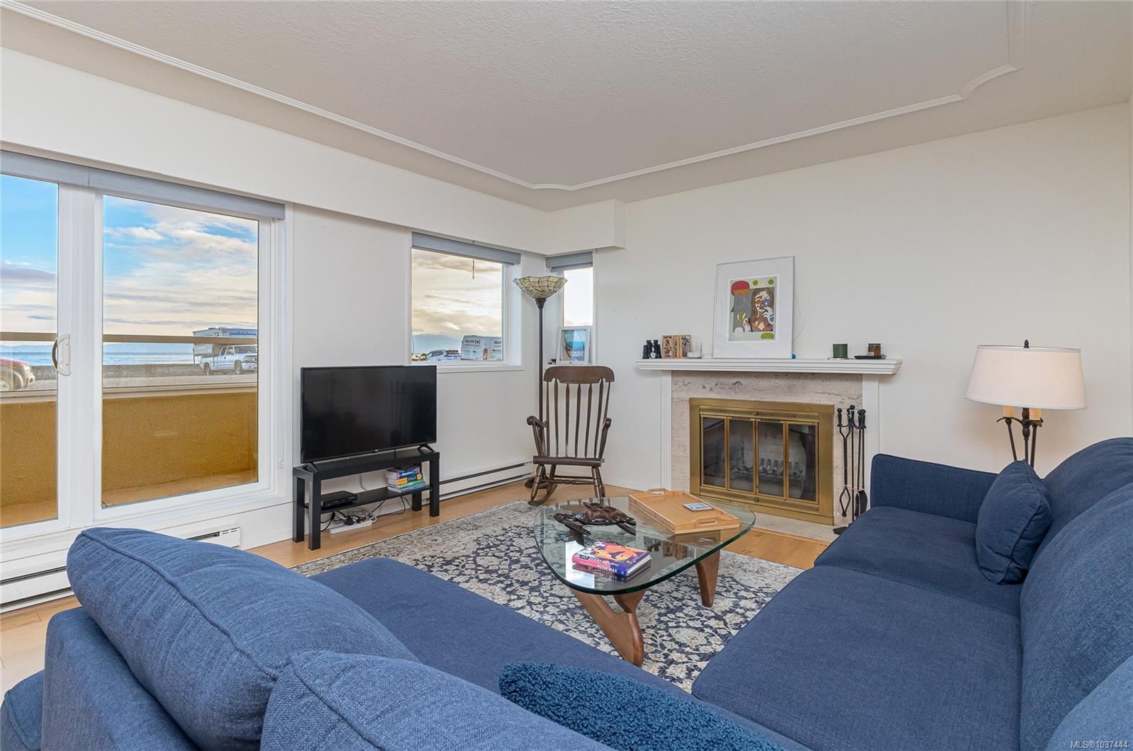 #101-1540 Dallas Road, Victoria, BC, V8S 1A3
